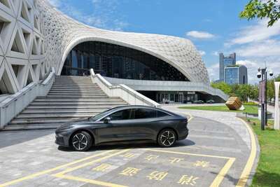 hz/汽车拍摄/几何水岸车场1